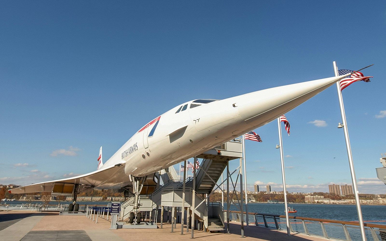 Witness a supersonic aircraft up close