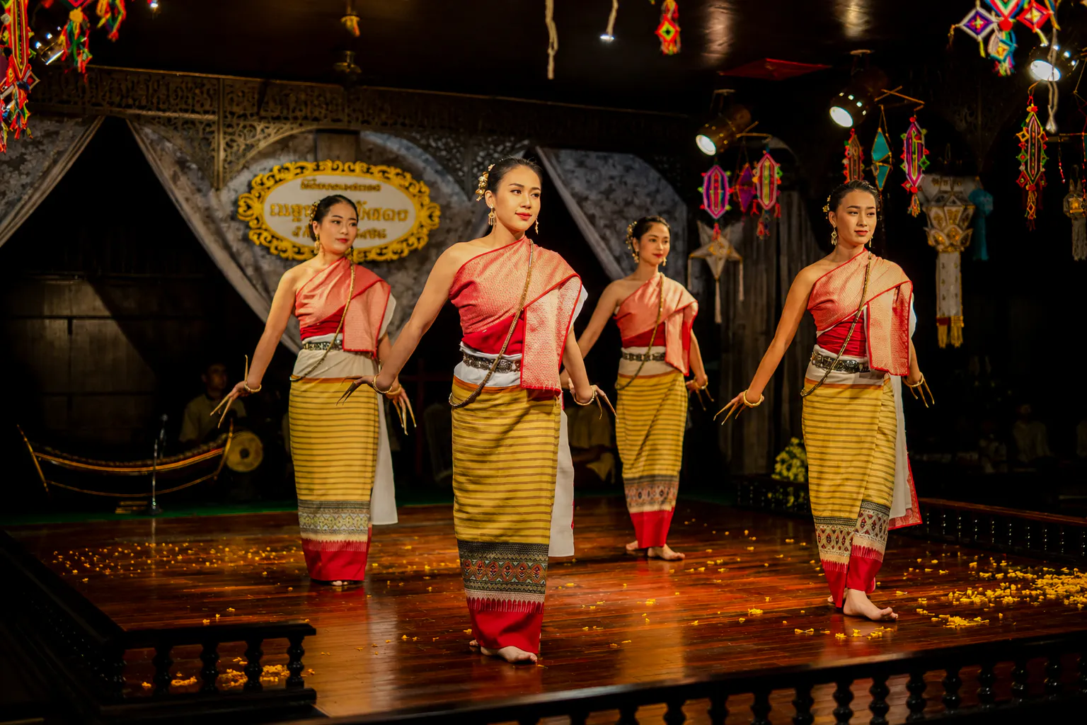 Old Chiangmai Cultural Center Khantoke Dinner & Lanna Show Image 7