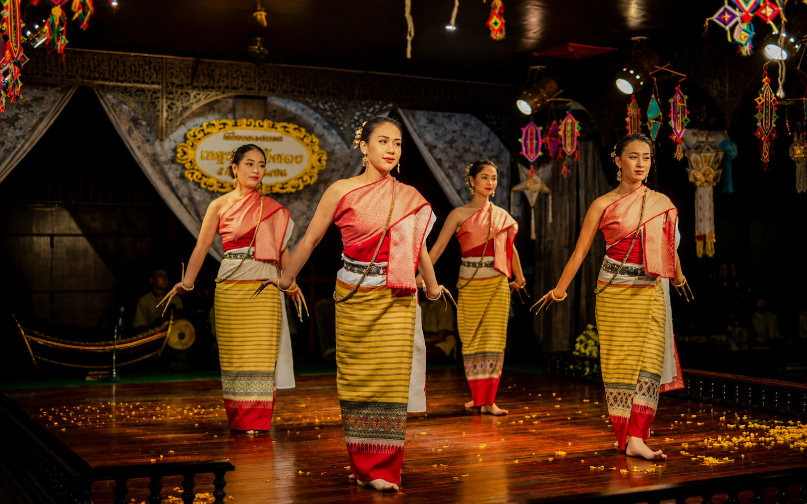 Old Chiangmai Cultural Center Khantoke Dinner & Lanna Show Image 7