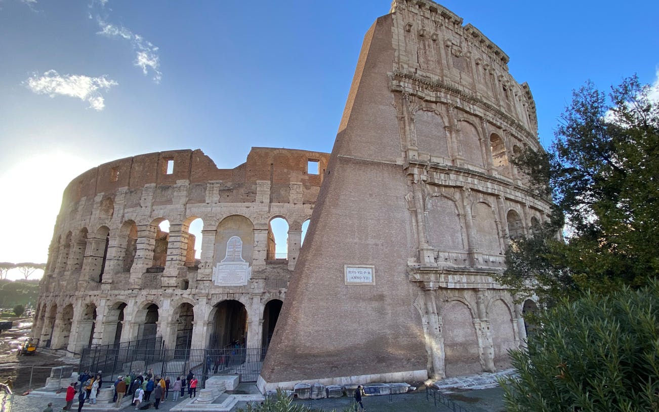 visita guiada al coliseo, el foro romano y el monte palatino con entrada sin filas-2