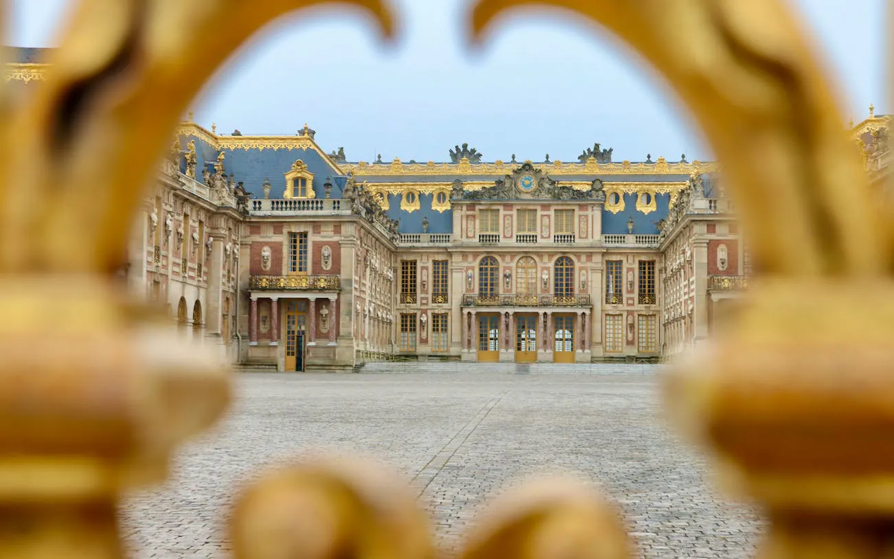 visite guidée en petit groupe avec accès coupe-file au château et aux jardins de versailles, avec trajet aller-retour en train depuis paris-9