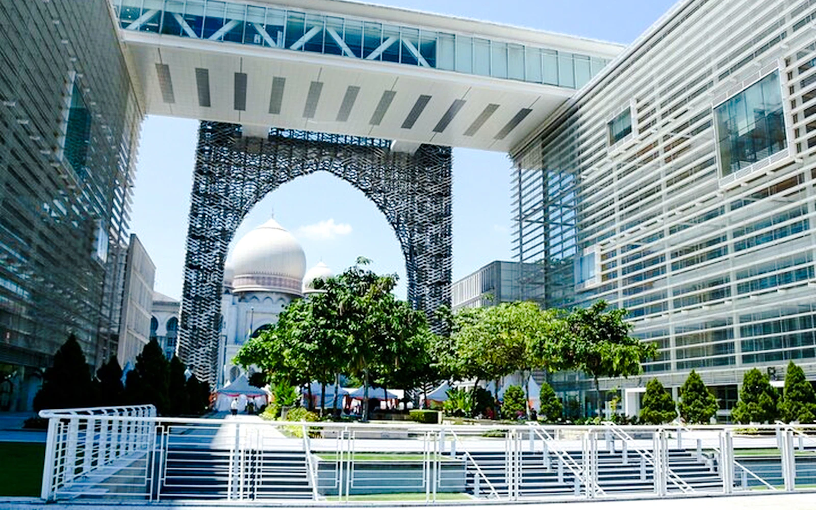 Putrajaya Private City Tour with Lake Cruise