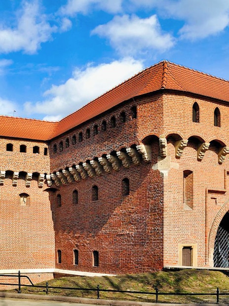 Krakow Barbican, historic fortress included in Krakow Card - Museums and Attractions Pass.