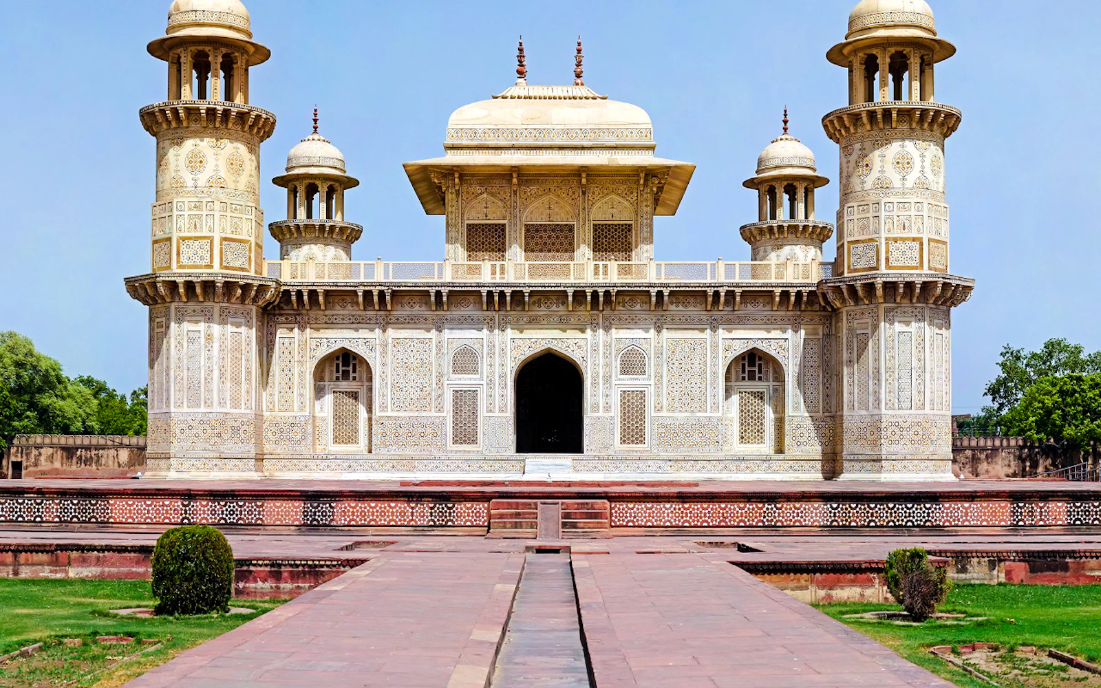 From Delhi: Taj Mahal, Agra Fort and Baby Taj Private Guided Day Trip