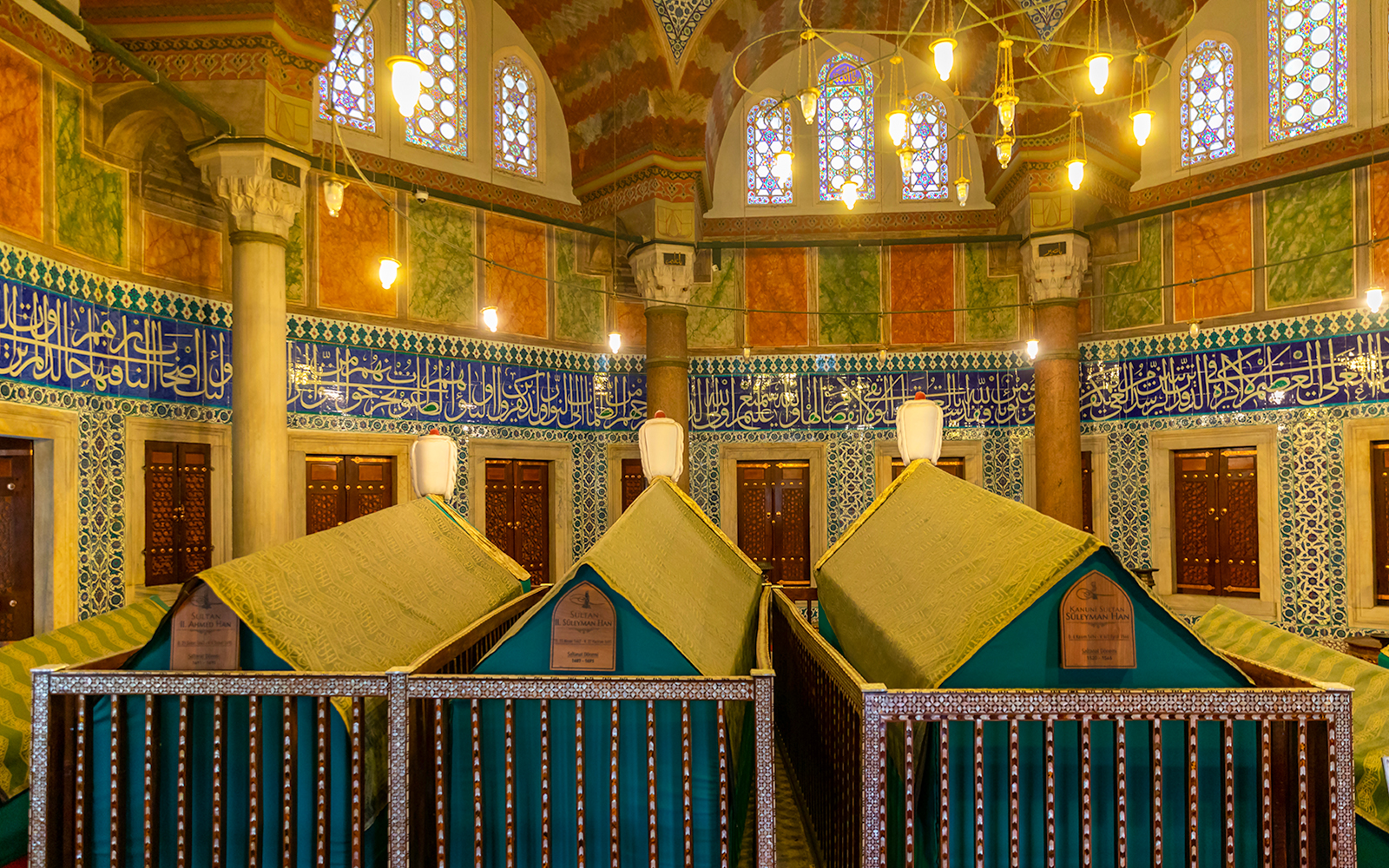 Tomb of Sultan Suleyman in his turbe near Suleymaniye Mosque, Istanbul.