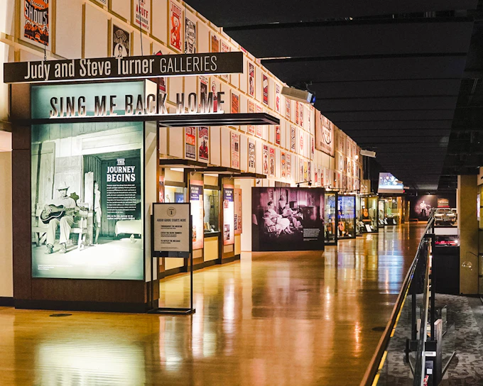Combo: Country Music Hall of Fame and Museum General Admission + Historic RCA Studio B Tour