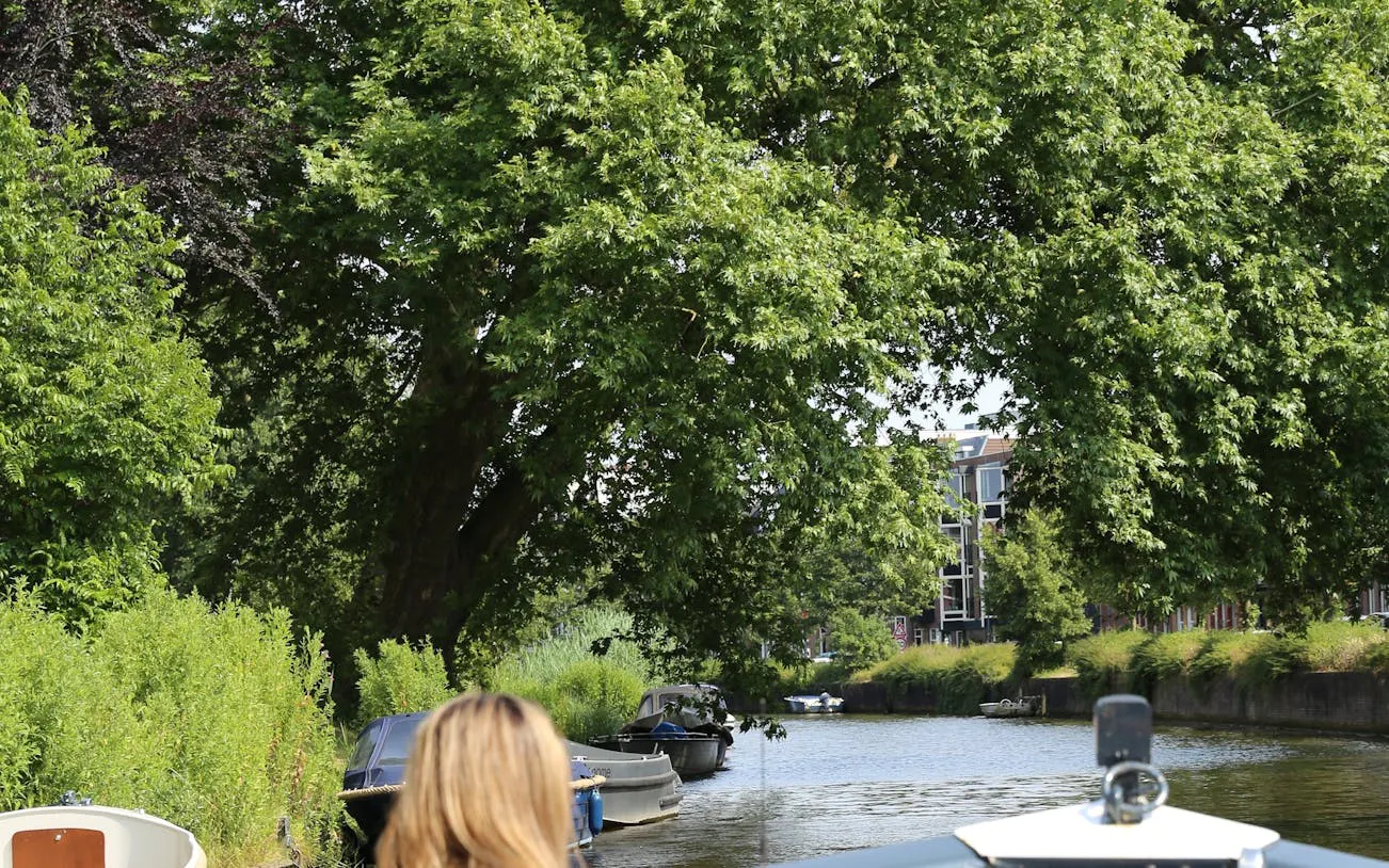 Haarlem Open-Boat Canal Cruise with Live Skipper Commentary