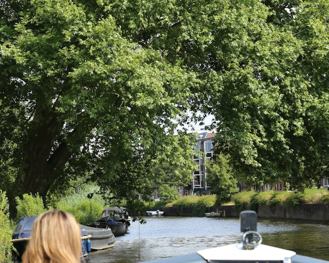 Haarlem Open-Boat Canal Cruise with Live Skipper Commentary (Product 52572)