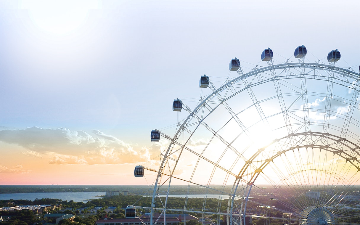 Ferris wheel at sunset in ICON Park, Orlando.