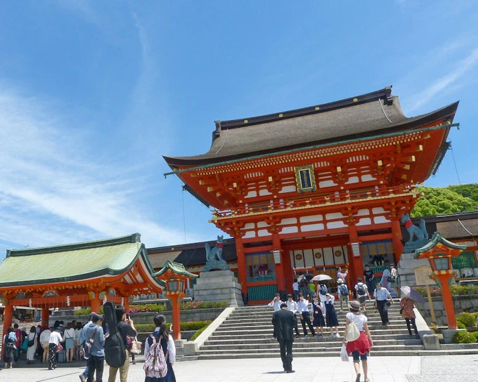 From Tokyo: Kamakura Great Buddha, Hase-dera Temple & Heritage Walking Tour with Enoden Train