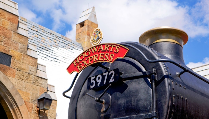 Hogwarts Express pulling into Hogsmeade station – The Wizarding World of Harry Potter, Hogsmeade in Universal Orlando
