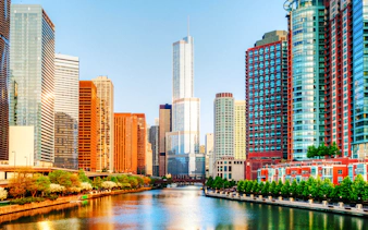 Chicago River with Trump International Hotel and surrounding skyscrapers in downtown Chicago.