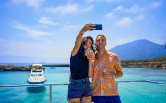 fra paphos: afrodites akamas blue lagoon – buss- og båttur med vannsklie-3