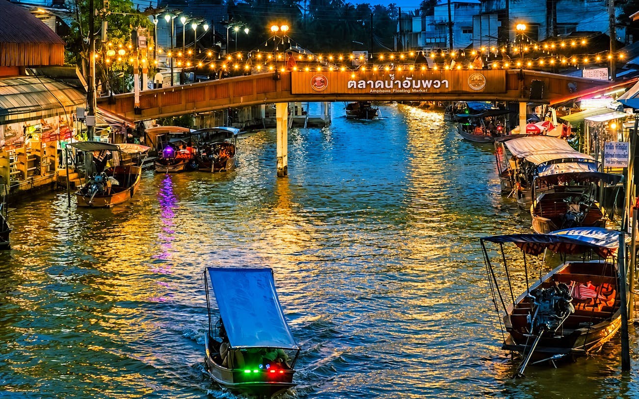 tour privado: mercado flutuante de amphawa, alimentação dos macacos e passeio de barco-3