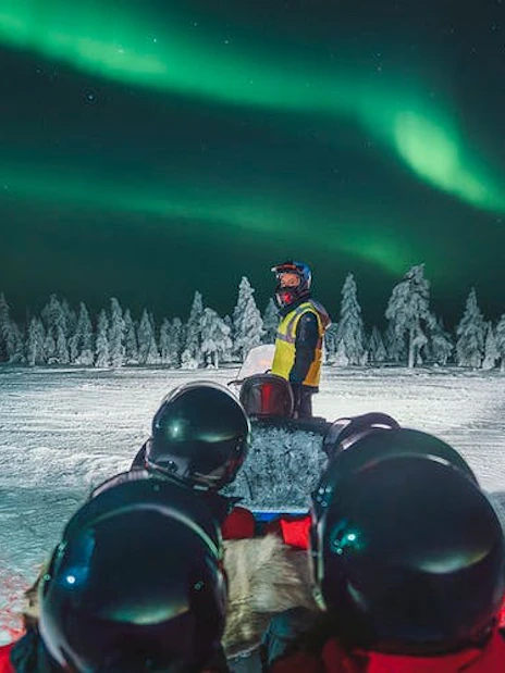 hunting northern lights with sleigh ride-9