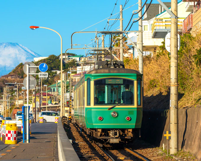 From Tokyo: Kamakura & Yokohama Night Tour with Enoshima, Enoden Train, Yokohama Red Brick Warehouse, & More