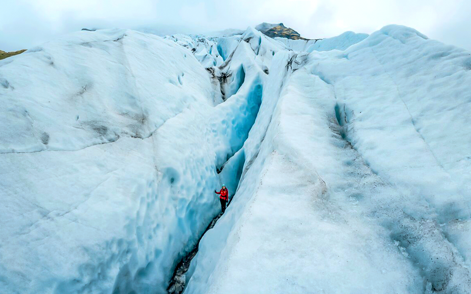 Guests navigating ice maze and glacier crevasses in Skaftafell, Iceland.