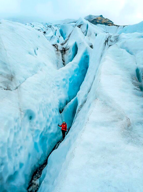 Guests navigating ice maze and glacier crevasses in Skaftafell, Iceland.