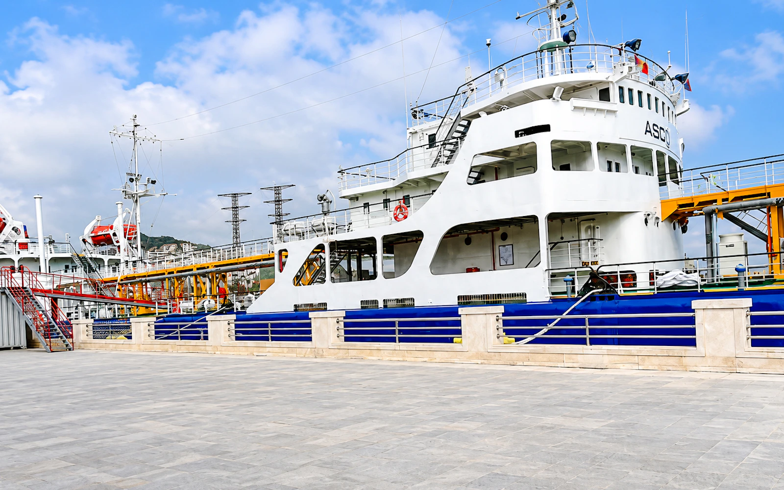 Surakhani Ship Museum Guided Tour (Product 56529)