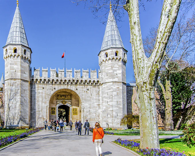 Topkapi Palace & Harem Small-Group Guided Tour with Fast-Track Entry