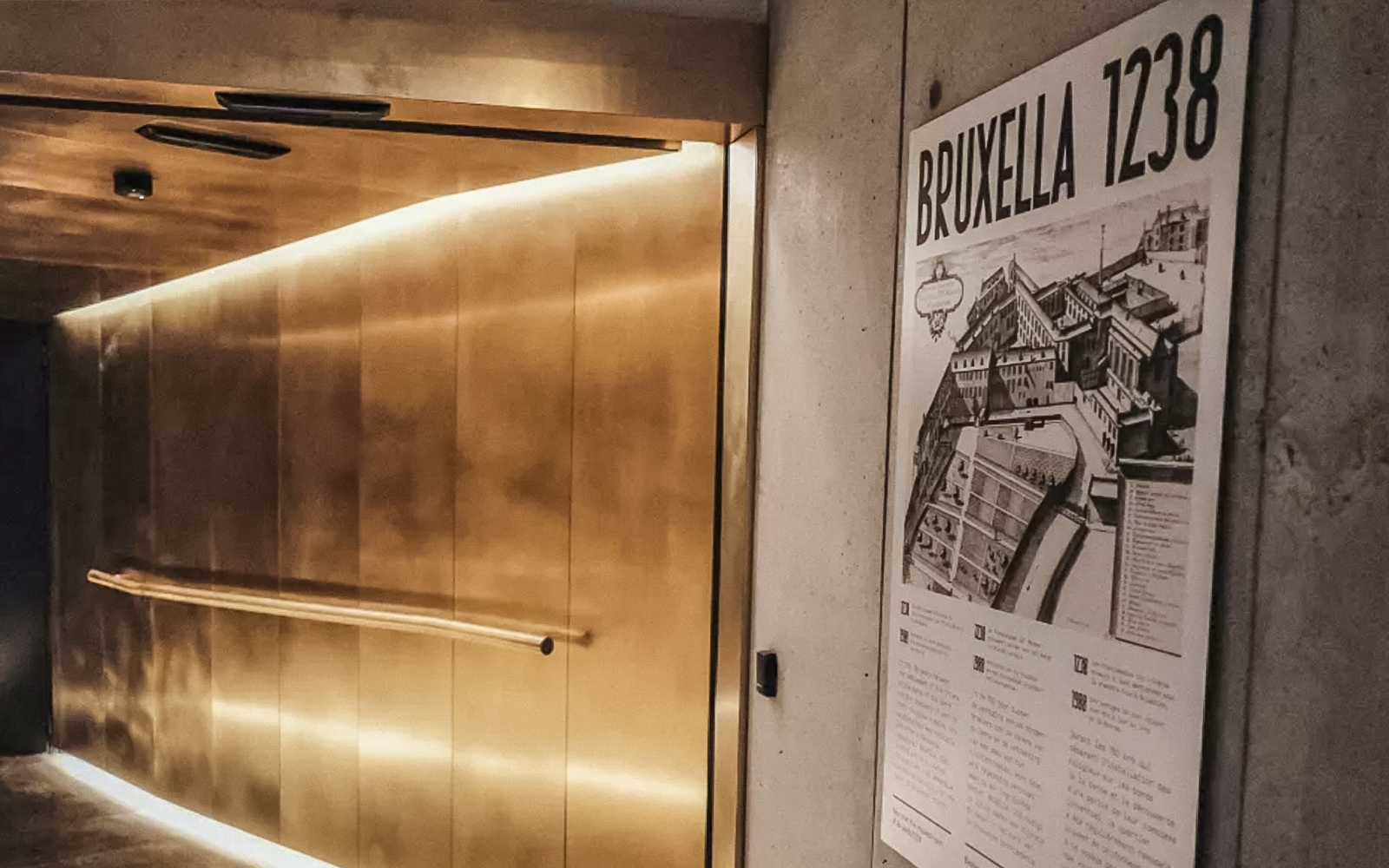 Grand Place Brussels with ornate guildhalls, bruxella 1238 tour.