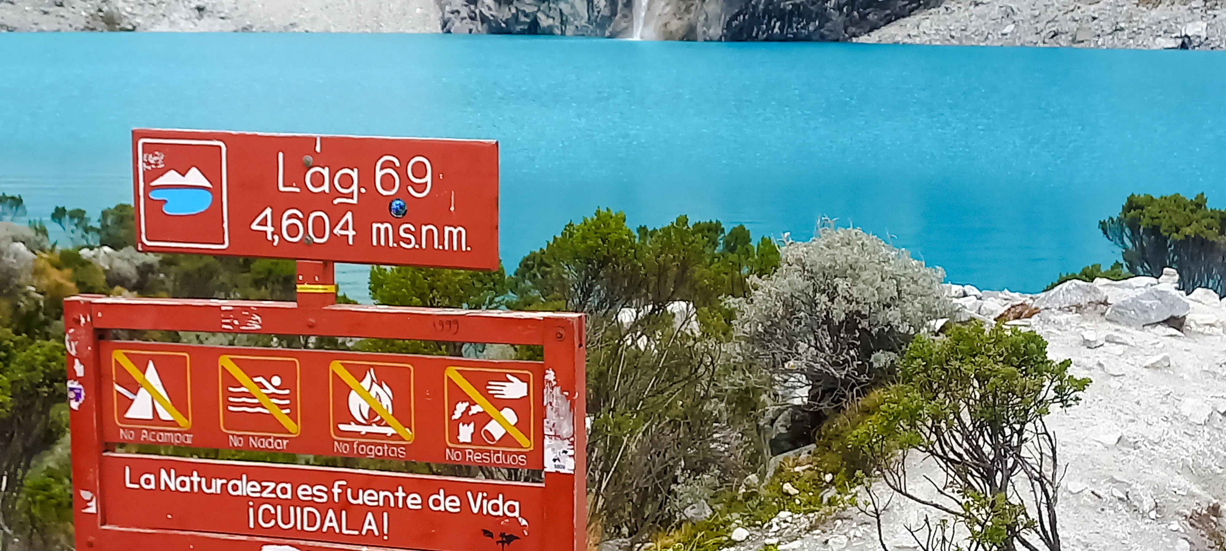 From Huaraz: Lake 69 Guided Hike in Huascaran National Park