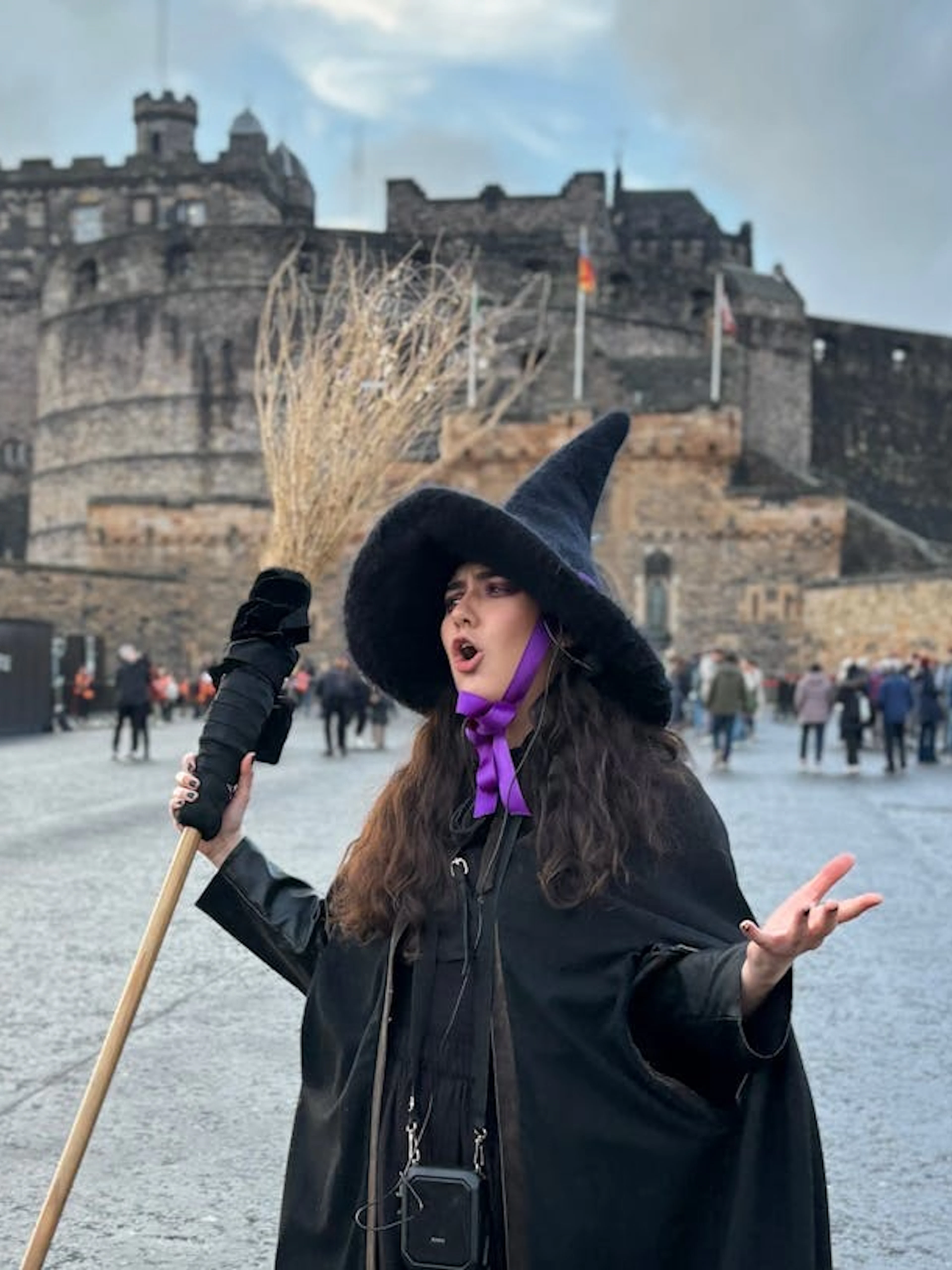 edinburgh witches & haunted history walking tour-1