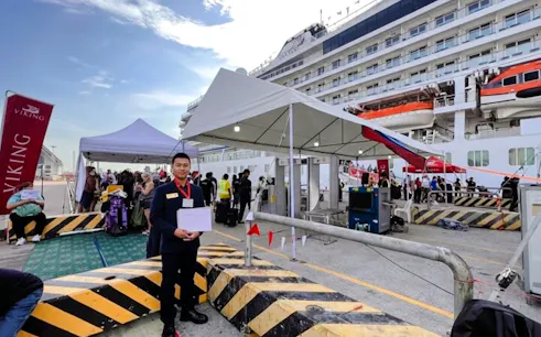 Cruise ship passengers at Laem Chabang port for Amphawa Floating Market excursion.