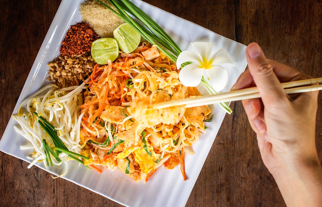 Pad Thai with garnishes