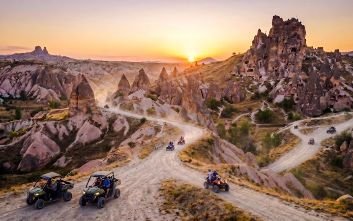 Excursion en quad au coucher du soleil en Cappadoce avec navettes de/vers l'hôtel