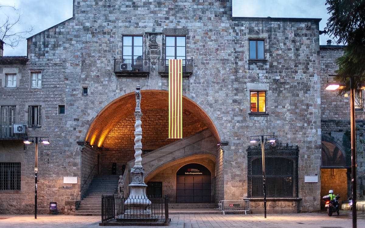 tour guidato a piedi di 2 ore di el raval: la storia oscura di barcellona-11 tour guidato a piedi di 2 ore di el raval: la storia oscura di barcellona-11