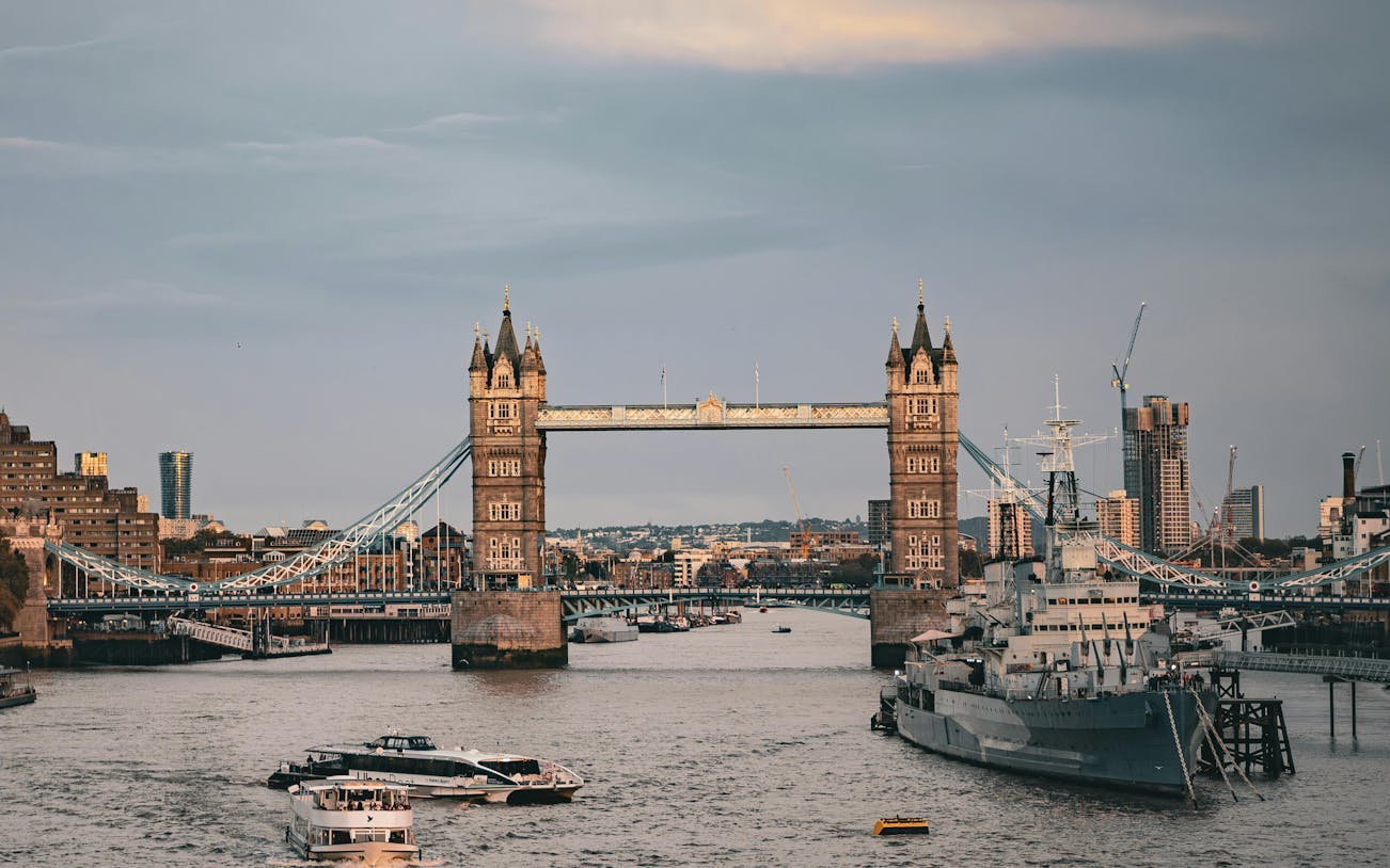 london westminster small-group guided walking tour and thames river cruise-1