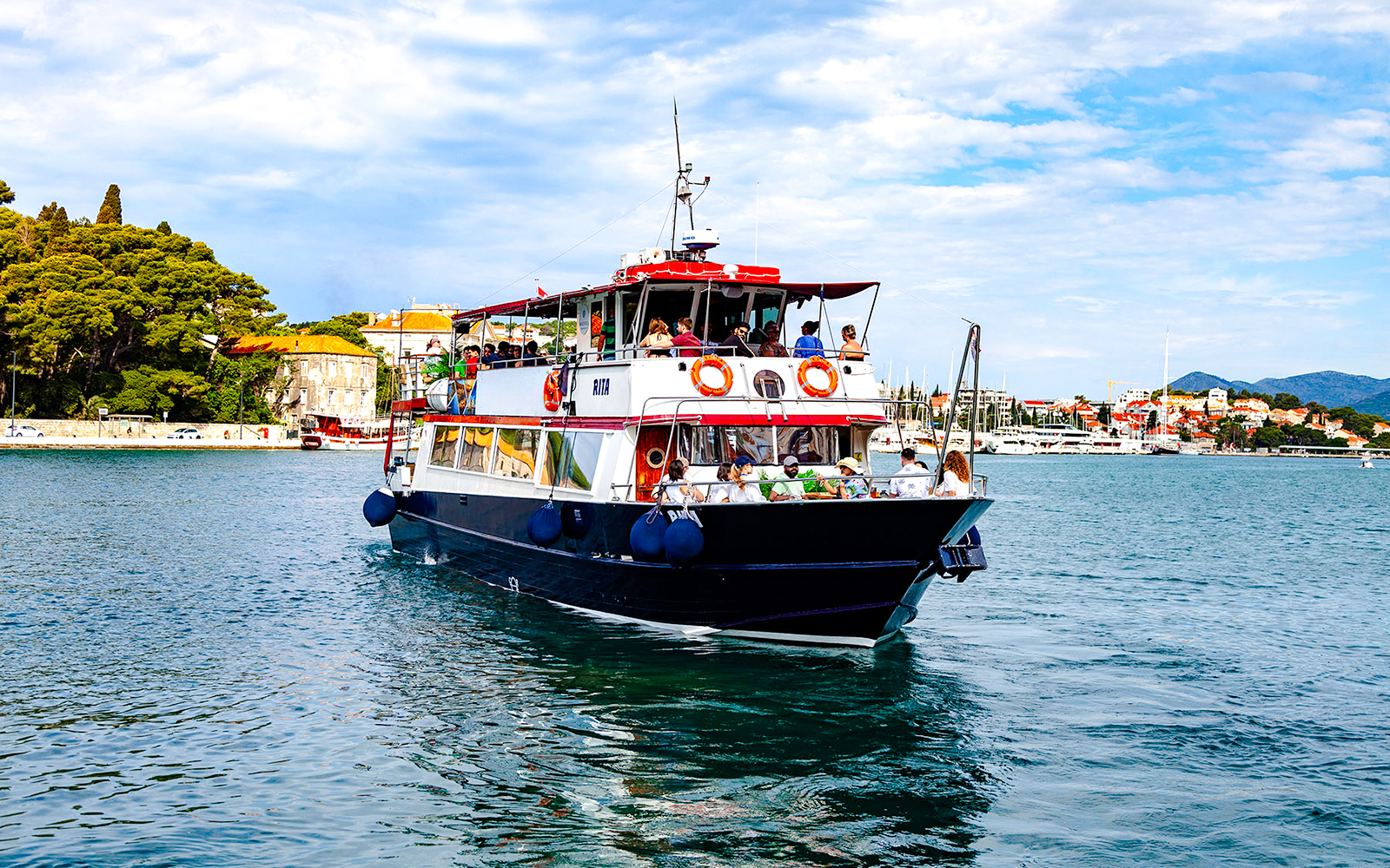 Cruise boat on Elaphite Island tour departing from Dubrovnik.