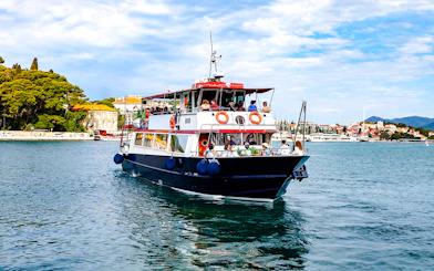 Cruise boat on Elaphite Island tour departing from Dubrovnik.