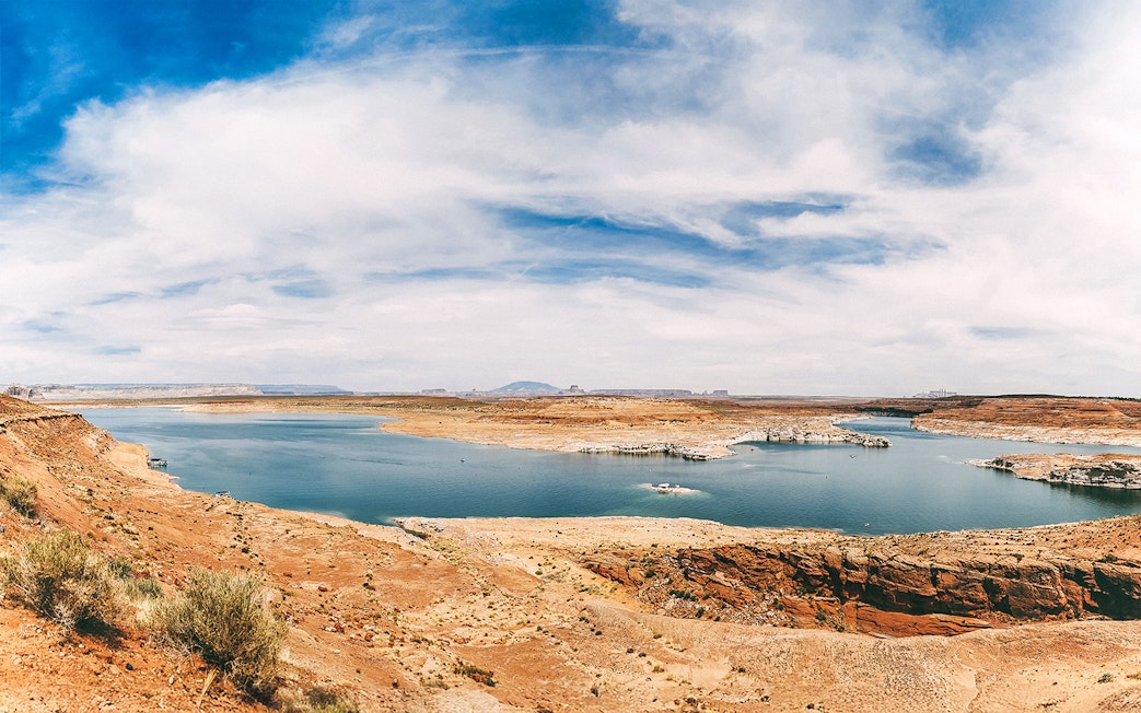 Aerial view of Horseshoe Bend with river and desert landscape, Arizona.