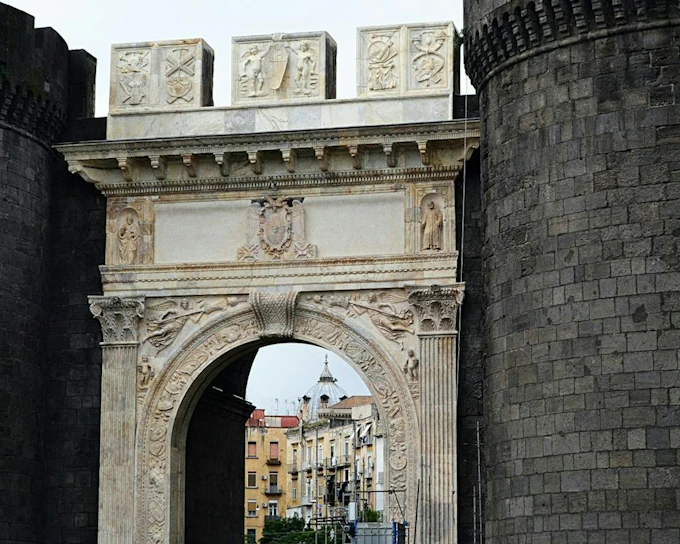 Naples Hidden History: Self-Guided City Exploration Game