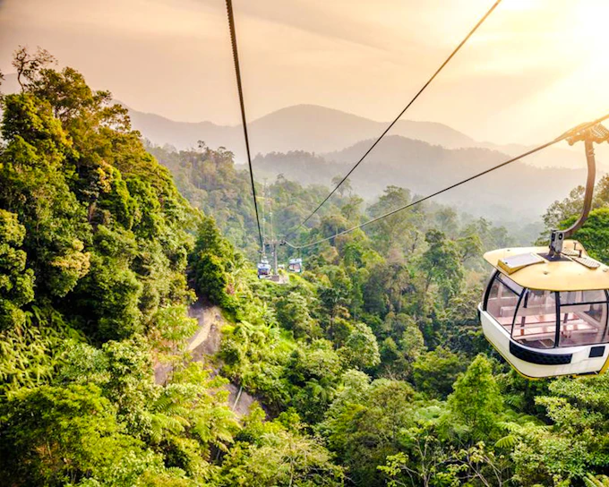 From Kuala Lumpur: Bukit Tinggi French Village and Genting Highlands Day Trip with Awana Skyway Cable Car