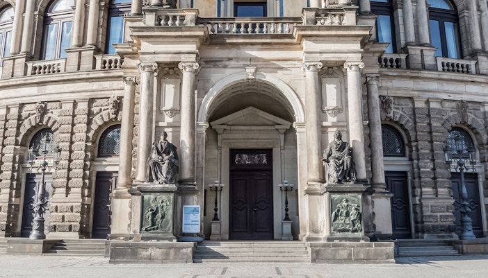 Statues at the main entrance of Semperoper Dresden