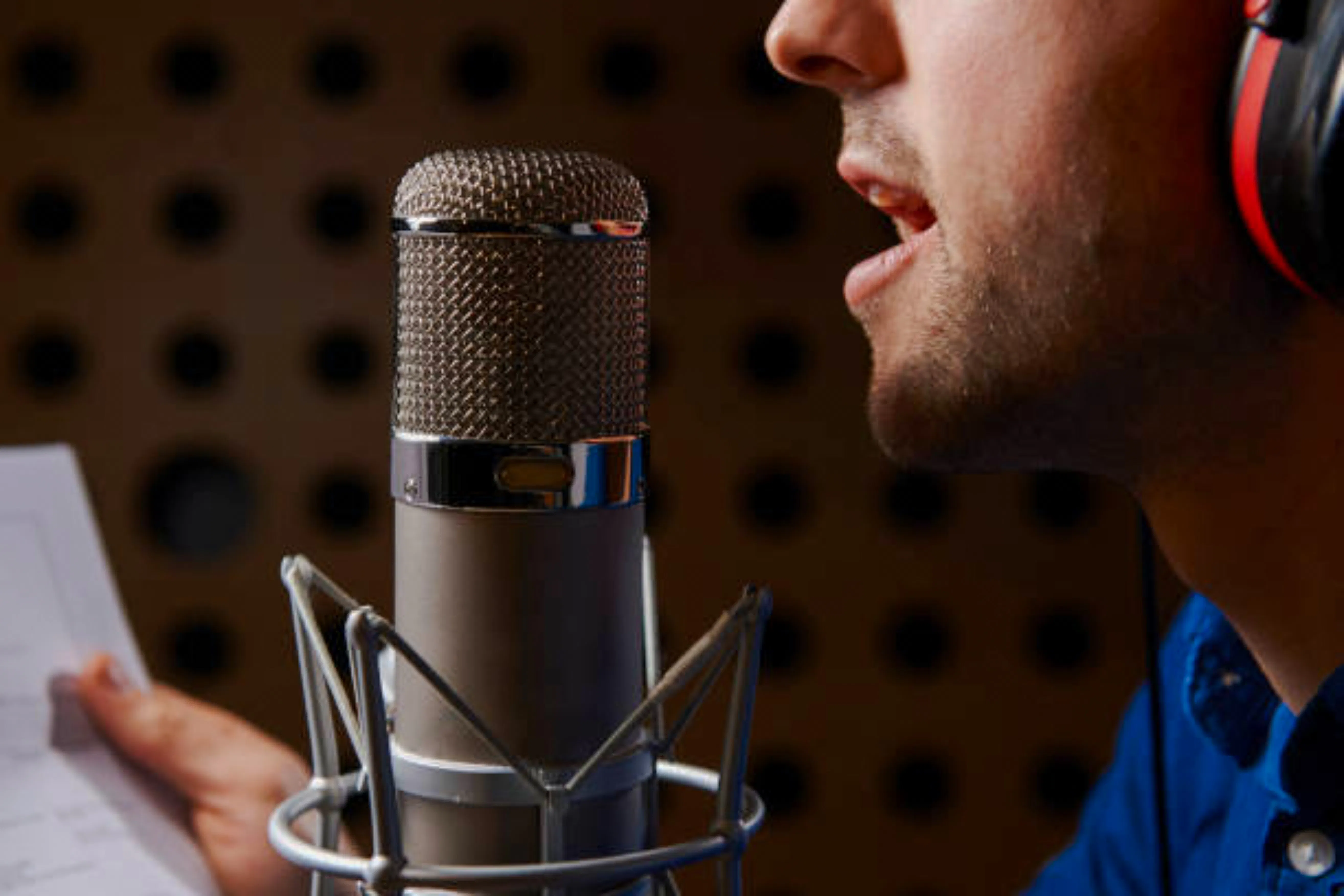 Dubai Vocal Recording Studio Experience Image 7