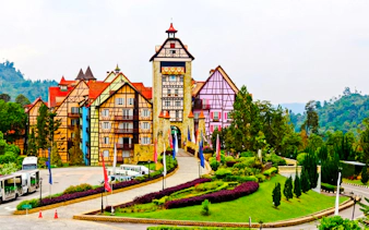 from kuala lumpur: bukit tinggi french village and genting highlands day trip with awana skyway cable car-11