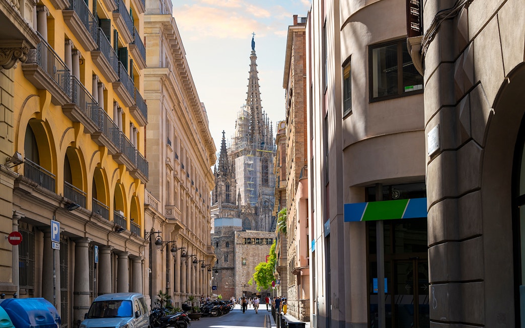 Walking tour in El Born, Barcelona, with view of the Cathedral of Barcelona.