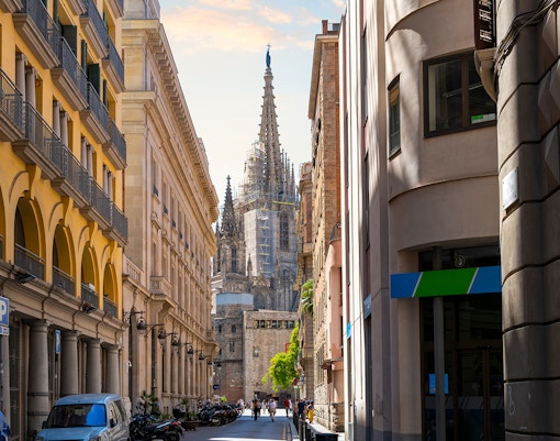 Walking tour in El Born, Barcelona, with view of the Cathedral of Barcelona.