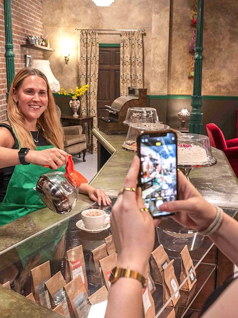 Tourists at Central Perk replica in London during The FRIENDS VIP Experience.
