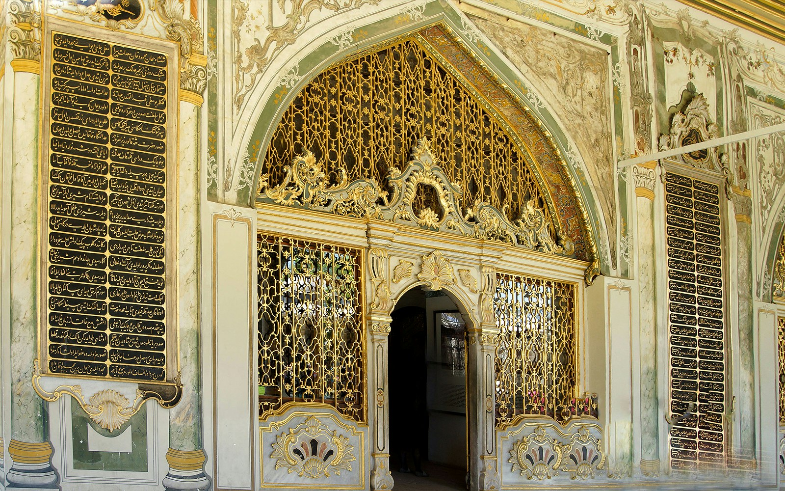 Sultan's Divan audience chamber interior, Topkapi Palace, Istanbul, Turkey.