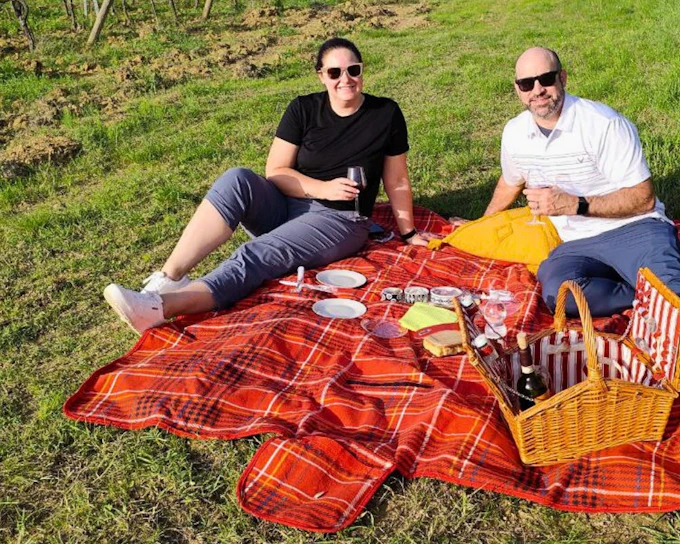 Vintage Fiat 500 Sunset Drive and Aperitivo in Chianti Countryside with Vineyard Visit and Regional Tasting