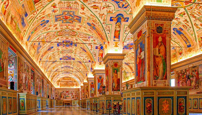 https://cdn-imgix.headout.com/media/images/9b942e9d44e642864e9e60a85104eb47-vatican%20library%20rome.jpg