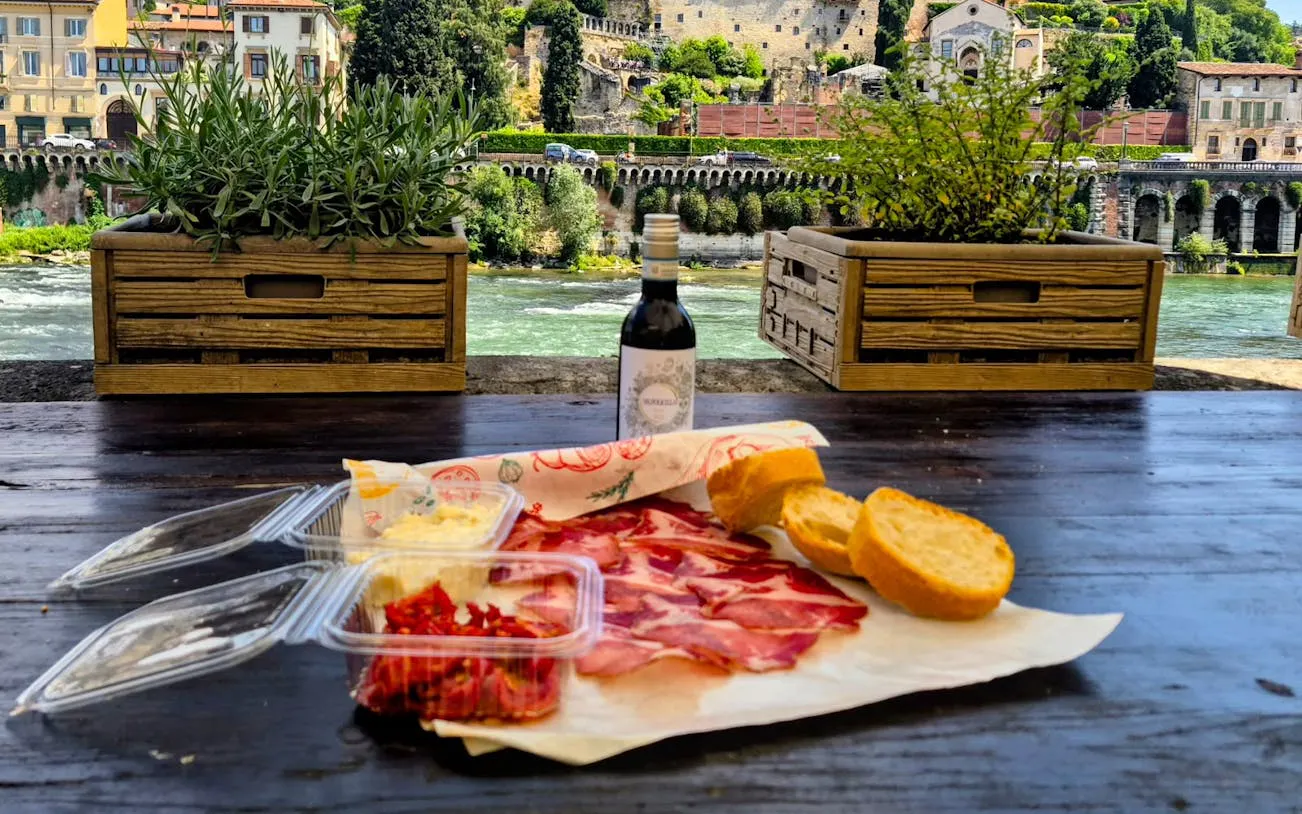 Verona: Romeo & Juliet Food Tour with Local Tastings and Wine