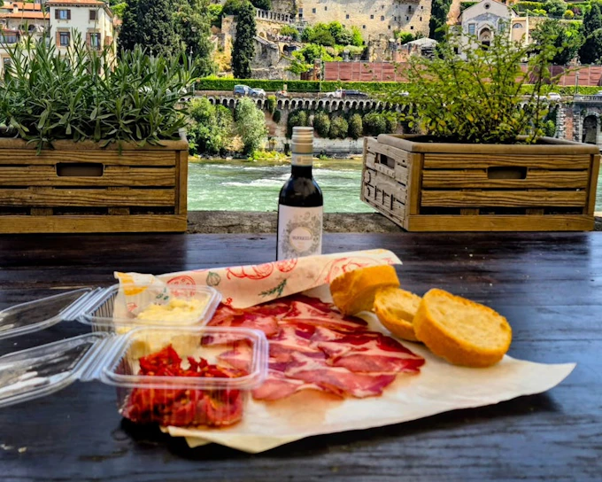 Verona: Romeo & Juliet Food Tour with Local Tastings and Wine (Product 53744)