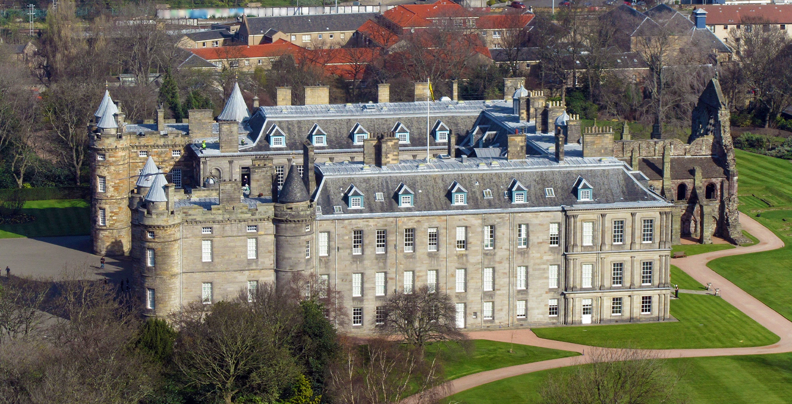 holyrood palace garden