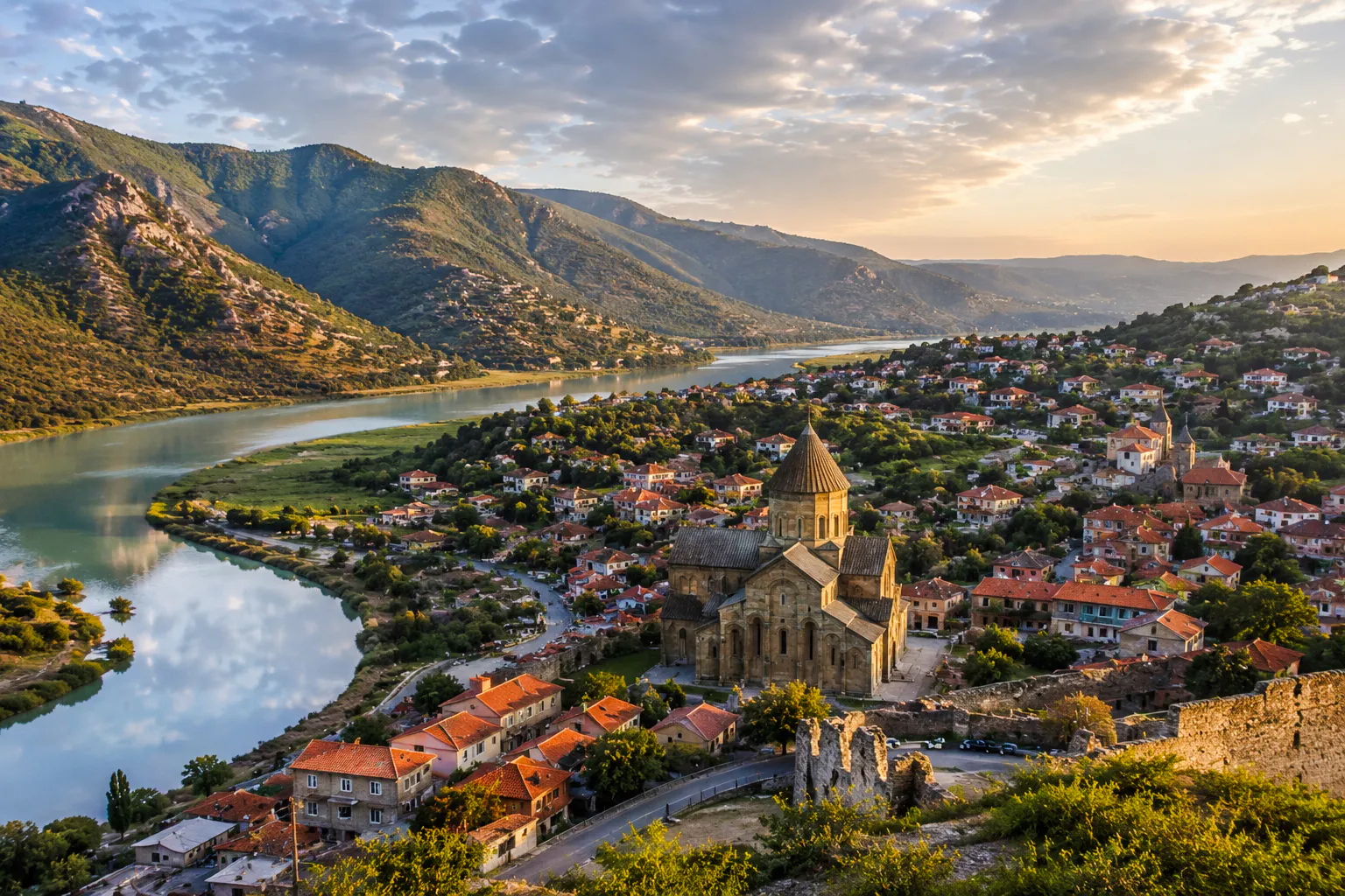 à partir de tbilissi : excursion guidée d'une journée en groupe à mtskheta, gori et uplistsikhe-1